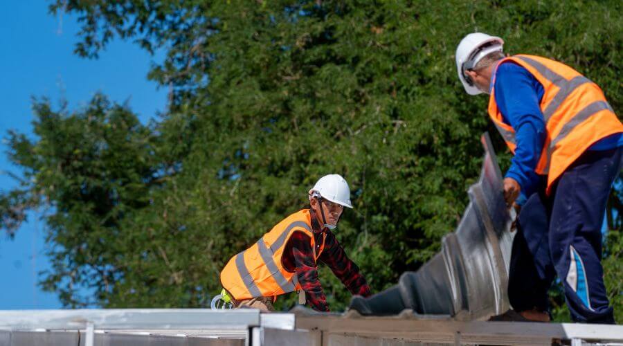 Professional gutter cleaning in Union Bridge, MD
